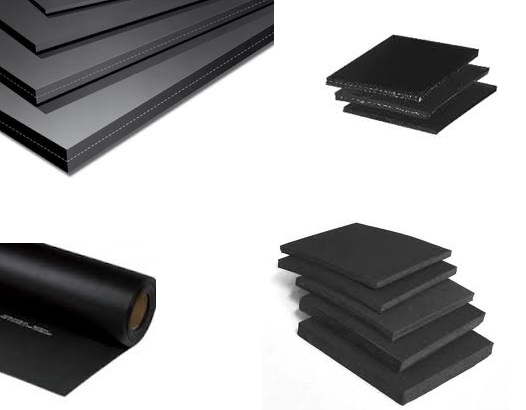 Obraz jest ucieleśnieniem kompleksowej oferty w dziedzinie technicznych uszczelnień i elastomer&oacute;w. Kompozycja łączy w sobie surowy, industrialny wizerunek r&oacute;żnych typ&oacute;w płyt gumowych z profesjonalizmem i dostępnością, jakie budzi autoryzowany polski dystrybutor DAKAM. Dominują w niej charakterystyczne barwy &ndash; głęboka czerń (dla SBR i NBR) oraz czerń lub matowa szarość (dla EPDM), co podkreśla techniczny charakter i solidność produkt&oacute;w. W centrum uwagi, na czystej, industrialnej powierzchni (np. metalowym stole warsztatowym lub palecie), znajduje się starannie zaaranżowany zestaw płyt (arkuszy) i rolek gumowych, kt&oacute;ry wizualnie demonstruje dostępność wszystkich kluczowych materiał&oacute;w: &bull;	Płyta SBR (Og&oacute;lnego przeznaczenia): Prezentowany jest solidny, czarny arkusz gumy SBR. Jego gładka lub z odciskiem tkaniny powierzchnia wizualnie komunikuje uniwersalność i dobre właściwości mechaniczne. &bull;	Płyta NBR (Olejoodporna): Obok leży podobna, czarna płyta, kt&oacute;ra symbolizuje gumę NBR. Kontekst (np. poprzez p&oacute;źniejsze dodanie etykiety lub napisu) wskazuje na jej kluczową cechę &ndash; odporność na oleje i smary. &bull;	Płyta EPDM (Odporna na warunki atmosferyczne): Trzeci element to arkusz lub fragment rolki z gumy EPDM. Wizualnie jest bardzo podobna, ale jej obecność w zestawie komunikuje dostępność materiału odpornego na UV, ozon i starzenie atmosferyczne. &bull;	R&oacute;żnorodność form: Kompozycja pokazuje zar&oacute;wno docięte na wymiar płyty (formatki), jak i dużą, ciężką rolkę gumy, co wizualnie potwierdza dostępność materiału w r&oacute;żnych formach. Tło jest subtelnie rozmyte (efekt bokeh), ale jednoznacznie wskazuje na profesjonalną dystrybucję na terenie Polski: &bull;	Nowoczesny magazyn DAKAM: W tle widać rzędy wysokich regał&oacute;w magazynowych. Na p&oacute;łkach składowane są duże, ciężkie rolki gumy (stojące pionowo lub leżące poziomo) oraz palety ze stosami płyt. &bull;	Dostępność: Duża ilość towaru na stanie wizualnie potwierdza status "sprawdzonego dystrybutora" i gwarantuje szybkie dostawy. &bull;	Logo Dystrybutora: W dyskretnym, ale widocznym miejscu umieszczone jest logo DAKAM, z dopiskiem "Centrum Uszczelnień Technicznych" lub "Autoryzowany Dystrybutor". Obraz niesie jasny komunikat: "Jako sprawdzony polski dystrybutor DAKAM, posiadamy na stanie pełen asortyment technicznych płyt gumowych (SBR, NBR, EPDM), gotowych do natychmiastowej wysyłki w formie rolek lub dociętych na wymiar arkuszy".