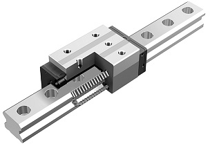 Obraz jest ucieleśnieniem najwyższej japońskiej precyzji, innowacyjności i ekstremalnej nośności, kt&oacute;re są synonimem marki THK &ndash; pioniera i globalnego lidera w technice liniowej. Kompozycja łączy w sobie sterylny, high-tech'owy wizerunek produkt&oacute;w z profesjonalizmem i zaufaniem, jakie budzi sprawdzony polski dystrybutor DAKAM. W centrum uwagi, na czystej, metalowej lub białej powierzchni, znajduje się flagowy produkt THK &ndash; prowadnica liniowa z w&oacute;zkiem wałeczkowym wykorzystującym technologię Caged Roller&reg;. &bull;	Technologia Caged Roller&reg; (Koszyk wałeczkowy): Kluczowy element kompozycji. Ujęcie makro eksponuje wnętrze w&oacute;zka (bloku liniowego), gdzie widoczne są precyzyjnie ułożone wałeczki, oddzielone od siebie elementami koszyka (retainera). W przeciwieństwie do kulek, wałeczki zapewniają kontakt liniowy, co wizualnie komunikuje gł&oacute;wne zalety technologii: ekstremalną nośność i najwyższą sztywność, a także płynny, cichy ruch i długotrwałą, bezobsługową pracę. &bull;	Precyzja wykonania: Cały komponent &ndash; zar&oacute;wno lśniąca, idealnie wyszlifowana szyna (rail), jak i masywny, kompaktowy w&oacute;zek (block) &ndash; emanuje najwyższą jakością obr&oacute;bki i solidnością. &bull;	Marka Premium: Na bocznej powierzchni w&oacute;zka widoczne jest wyraźne, laserowo grawerowane logo "THK", co jest gwarancją autentyczności i najwyższej klasy produktu. Tło jest subtelnie rozmyte (efekt bokeh), ale jednoznacznie wskazuje na profesjonalną, wielkoskalową dystrybucję na terenie Polski: &bull;	Nowoczesny magazyn DAKAM: W tle widać rzędy wysokich regał&oacute;w magazynowych, wypełnionych uporządkowanymi, oryginalnymi opakowaniami THK. Duża ilość towaru na stanie wizualnie potwierdza status "sprawdzonego dystrybutora" i gwarantuje szybkie dostawy. &bull;	Kontekst "w Polsce": W rogu obrazu lub jako element graficzny (np. flaga na opakowaniu, znak "Polski Dystrybutor") umieszczony jest akcent podkreślający krajową dystrybucję. &bull;	Logo Dystrybutora: W dyskretnym, ale widocznym miejscu umieszczone jest logo DAKAM, z dopiskiem "Autoryzowany Dystrybutor THK", co buduje jego markę jako zaufanego partnera. Obraz niesie jasny komunikat: "Jako sprawdzony polski dystrybutor DAKAM, posiadamy pełen asortyment innowacyjnych prowadnic wałeczkowych THK z technologią Caged Roller&reg;, idealnych do najcięższych obciążeń, dostępnych natychmiast z naszego magazynu". Jest skierowany do konstruktor&oacute;w obrabiarek CNC i maszyn ciężkich.